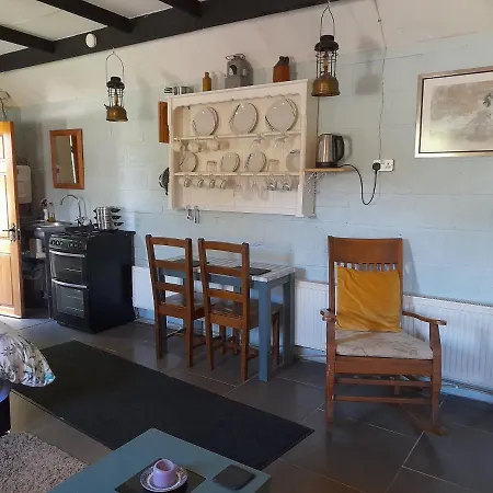 The Crossing Retreat, Barn, R95th5c