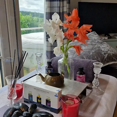 The Crossing Retreat, Barn, R95th5c *