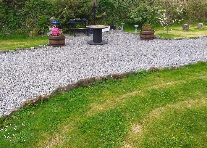 The Crossing Retreat, Barn, R95th5c *