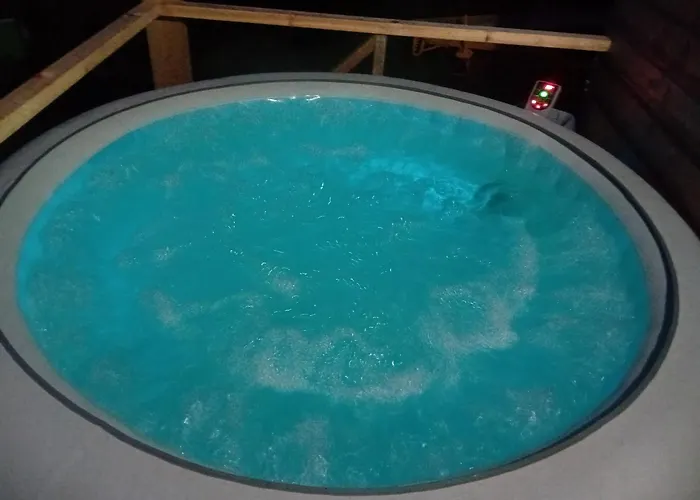 The Crossing Retreat, Barn, R95th5c